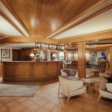 Villa Flora Mountain Lodges Сан Касиано Екстериор снимка