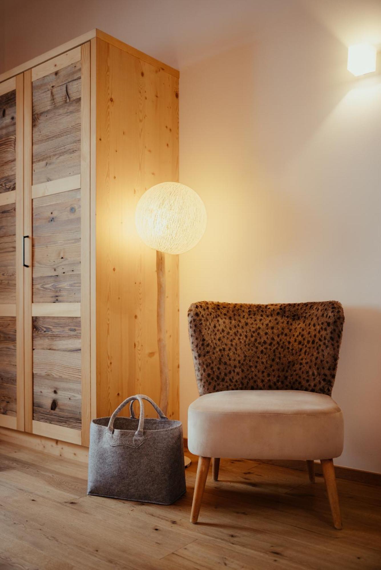 Villa Flora Mountain Lodges Сан Касиано Екстериор снимка