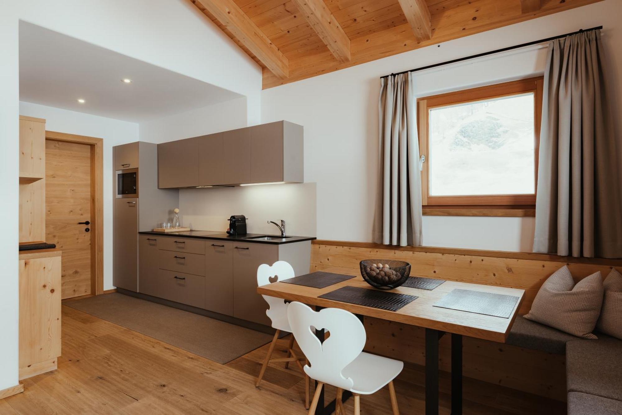 Villa Flora Mountain Lodges Сан Касиано Екстериор снимка