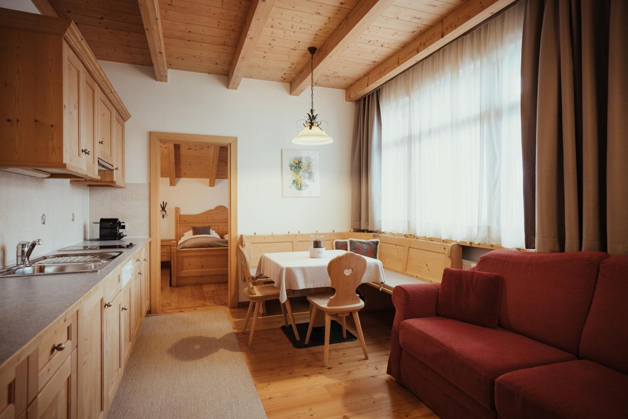 Villa Flora Mountain Lodges Сан Касиано Екстериор снимка