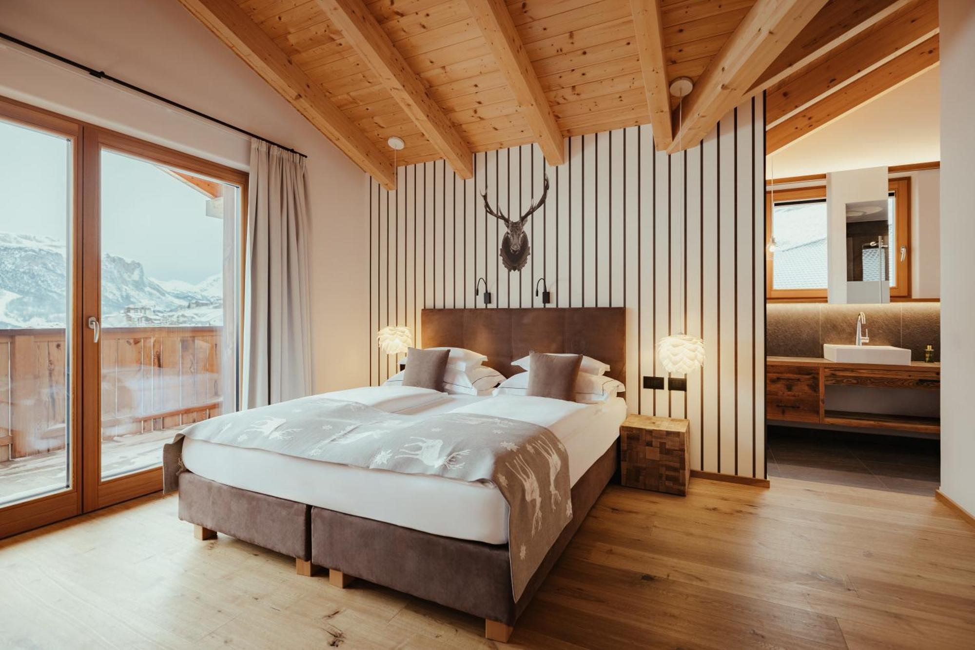 Villa Flora Mountain Lodges Сан Касиано Екстериор снимка