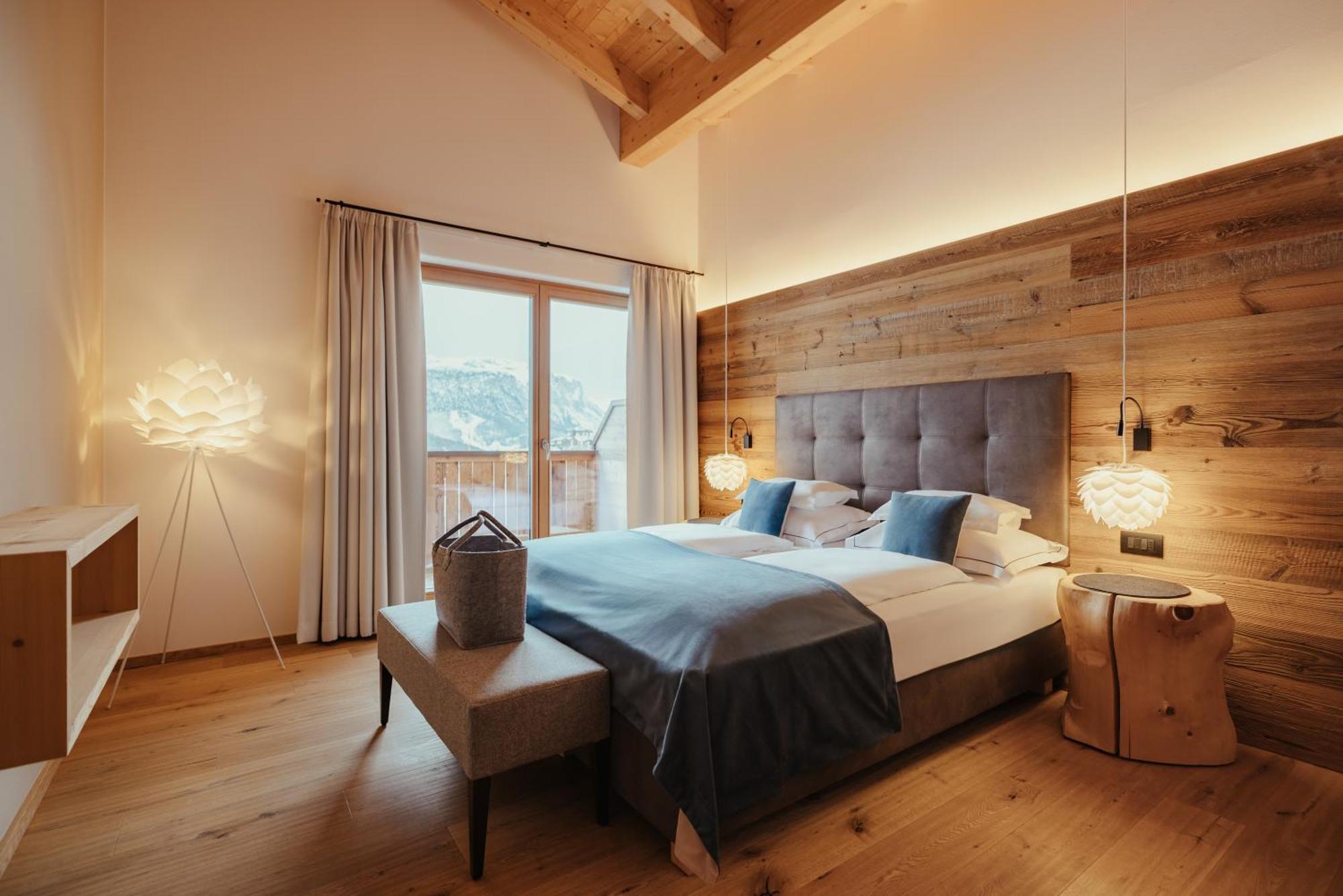 Villa Flora Mountain Lodges Сан Касиано Екстериор снимка