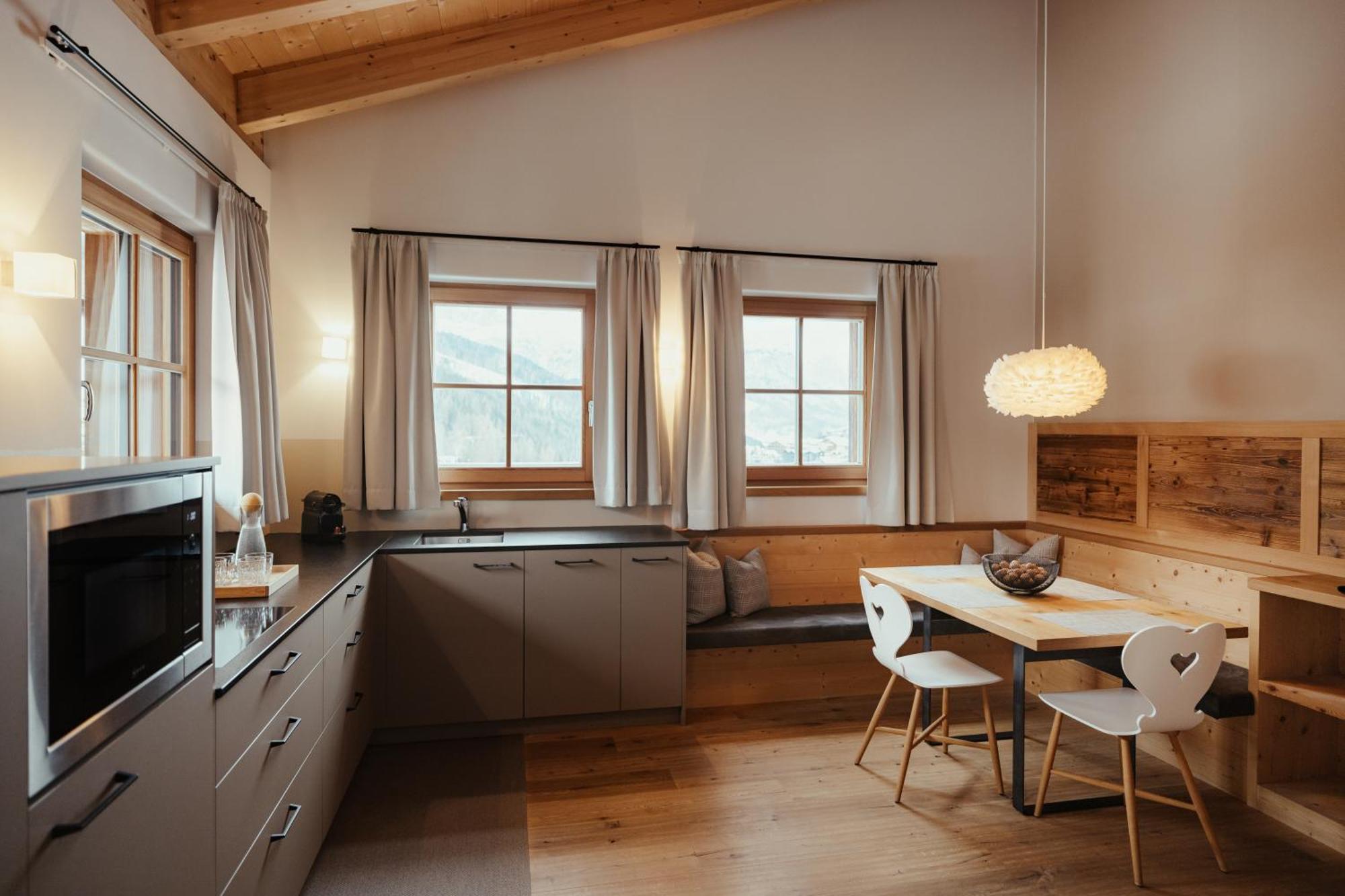 Villa Flora Mountain Lodges Сан Касиано Екстериор снимка