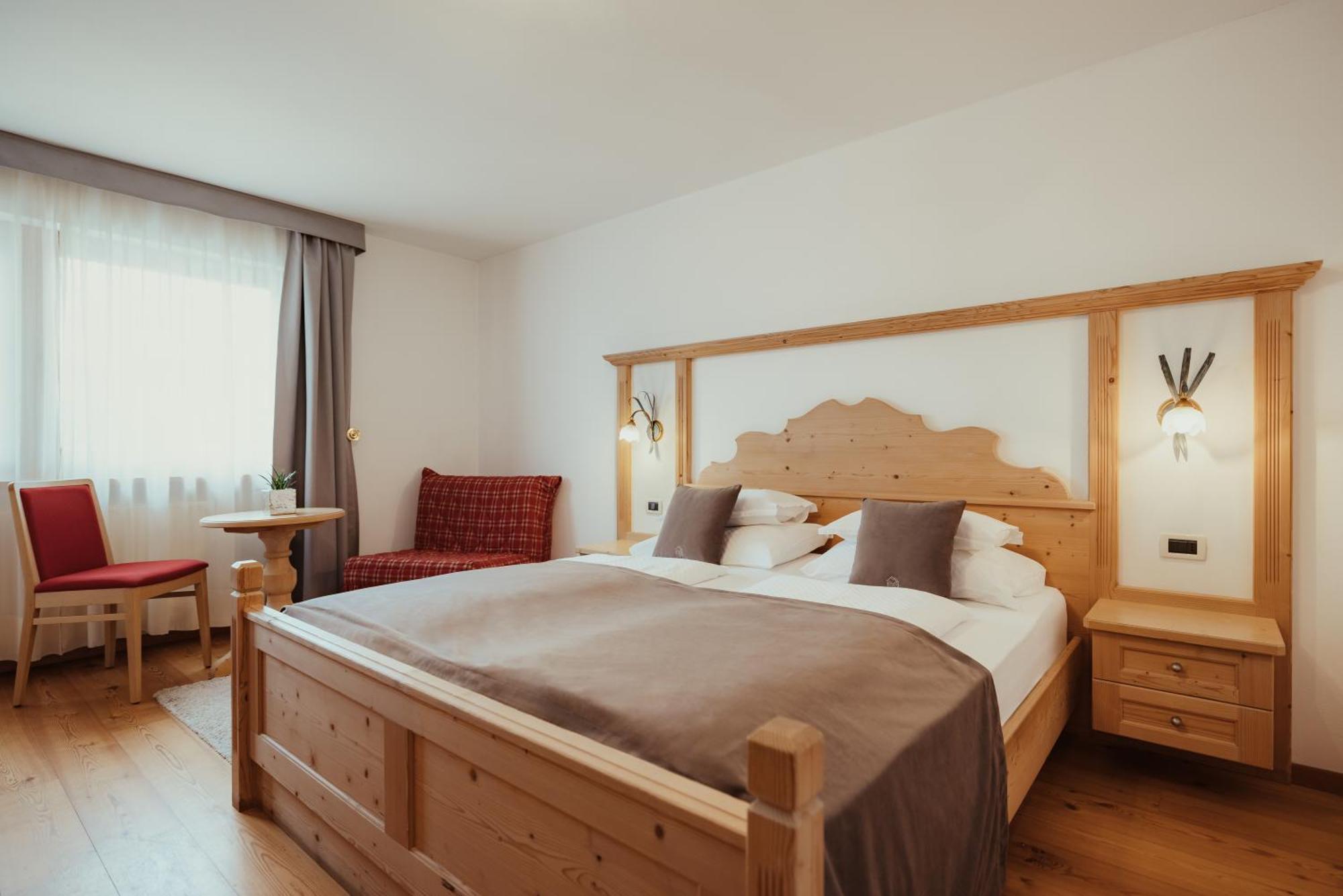 Villa Flora Mountain Lodges Сан Касиано Екстериор снимка