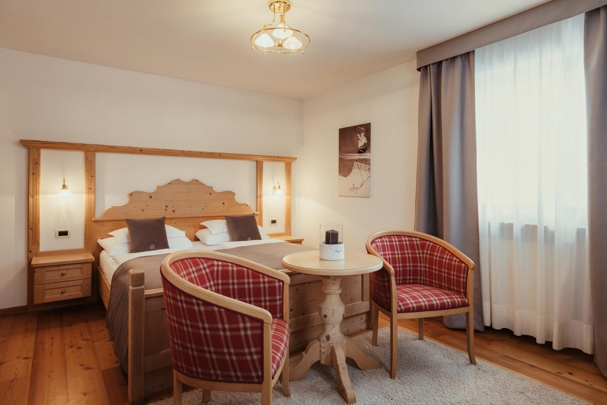 Villa Flora Mountain Lodges Сан Касиано Екстериор снимка