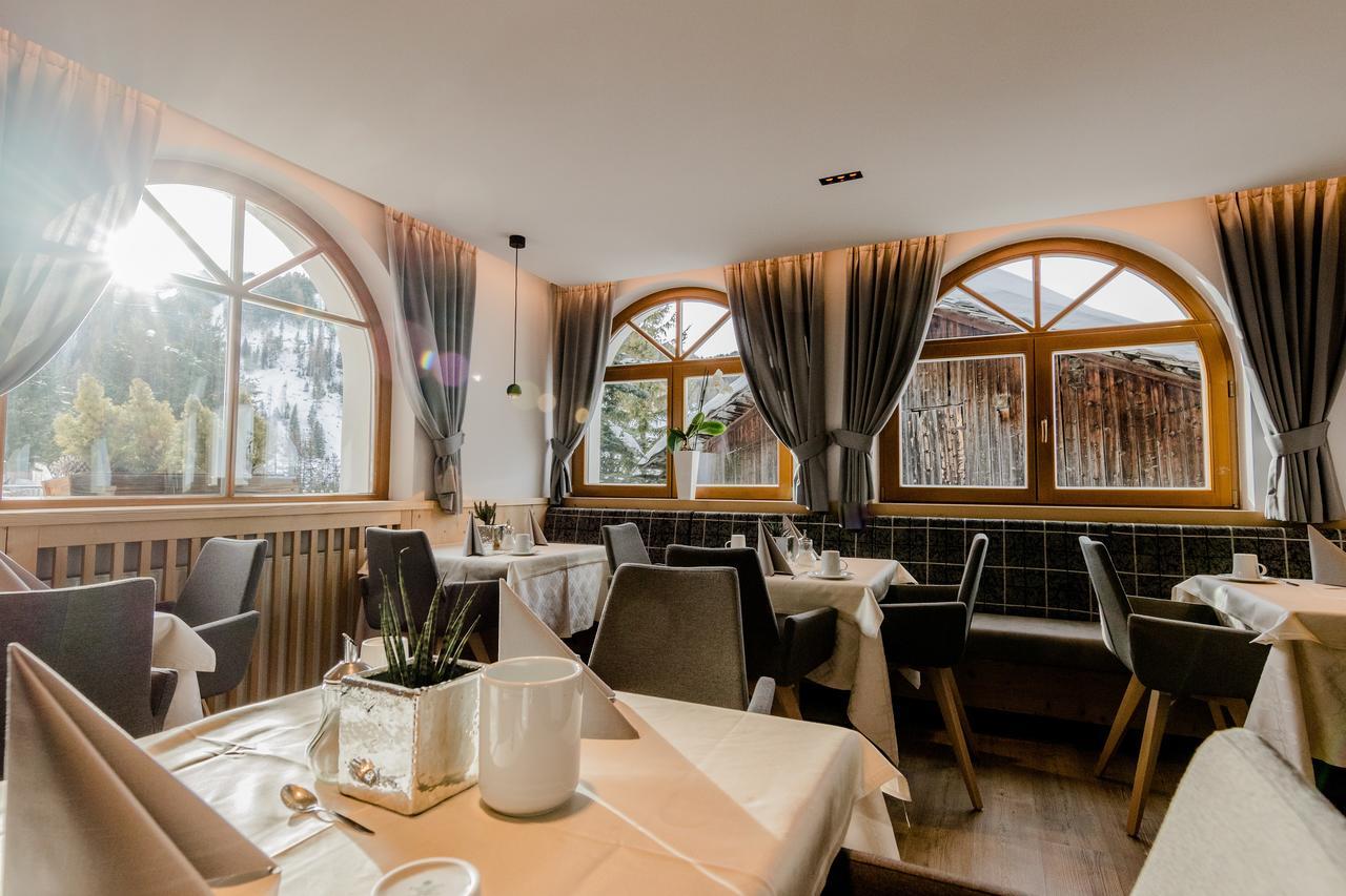 Villa Flora Mountain Lodges Сан Касиано Екстериор снимка